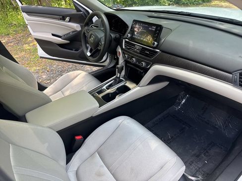 Used 2020 Honda Accord EX image 17