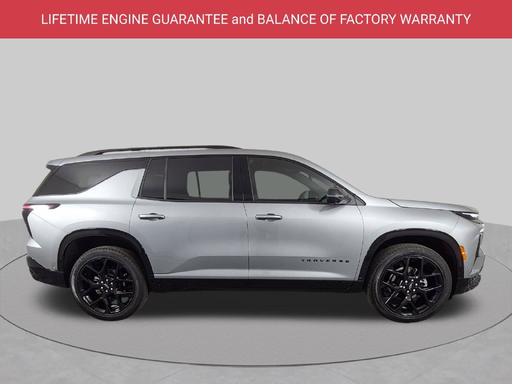 Used 2026 Chevrolet Traverse RS FWD image 3