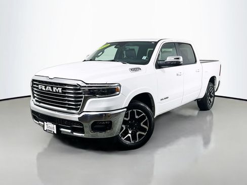 Used 2025 RAM 1500 Laramie AWD/4WD image 3