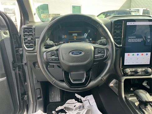 Used 2024 Ford Ranger Lariat w/ Trailer Tow Package image 15