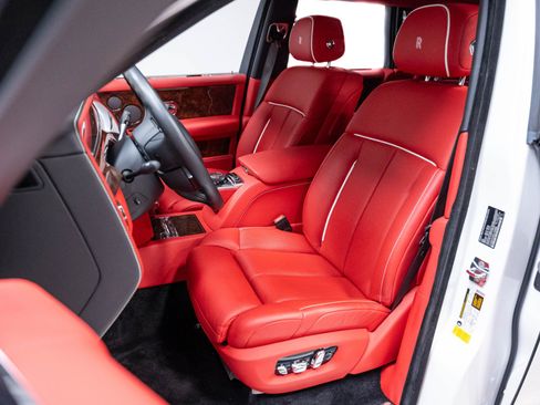 Used 2019 Rolls-Royce Phantom Sedan RWD image 9