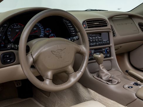 Used 2003 Chevrolet Corvette 50th Anniversary Edition w/ Preferred Equipment Group1 image 26