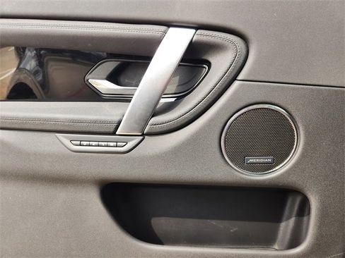 Used 2025 Land Rover Discovery Sport S image 22