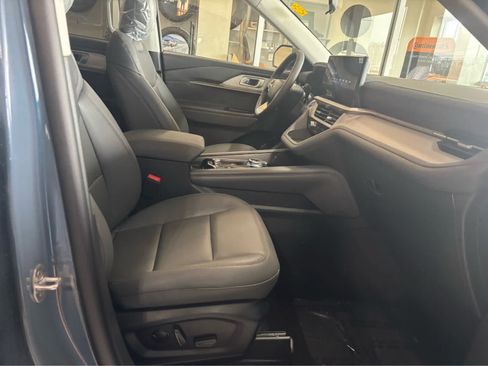 New 2026 Ford Explorer Active w/ Active Comfort Package AWD/4WD image 46