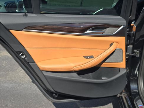 Used 2023 BMW 530i xDrive w/ M Sport Package image 10