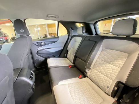 Used 2020 Chevrolet Equinox LT image 24