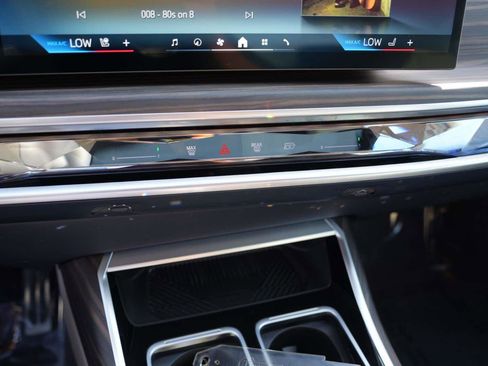 Used 2025 BMW i7 M70 image 19