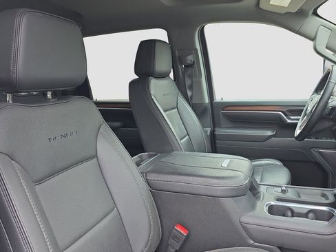 Used 2025 GMC Sierra 2500 Denali w/ Technology Package image 19