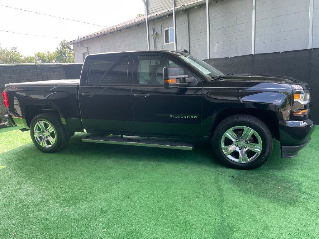 Used 2018 Chevrolet Silverado 1500 Custom w/ Custom Value Package AWD/4WD image 5