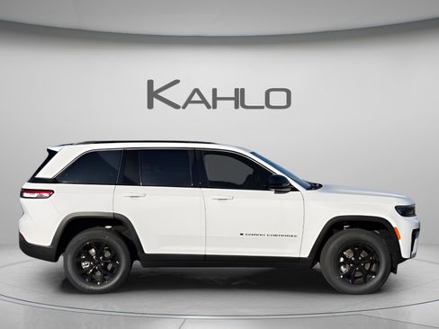 New 2026 Jeep Grand Cherokee Altitude AWD/4WD image 5