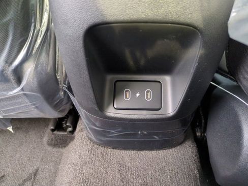 New 2025 Hyundai Elantra SEL image 18