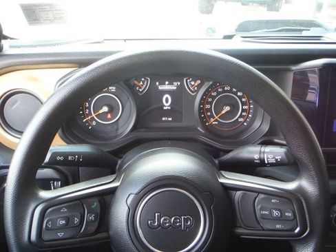 Used 2025 Jeep Gladiator Sport AWD/4WD image 56