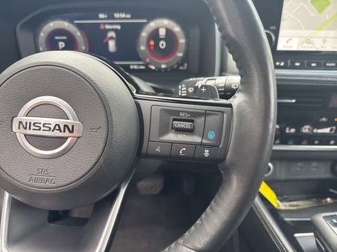 Used 2021 Nissan Rogue Platinum image 15