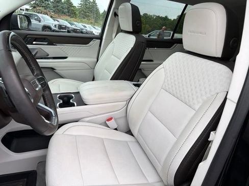 Used 2024 GMC Acadia Denali w/ Super Cruise Package AWD/4WD image 27