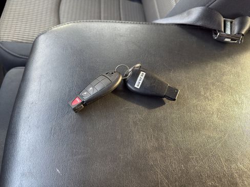 Used 2012 RAM 1500 Express image 27