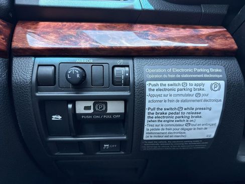 Used 2011 Subaru Outback 2.5i Limited w/ PWR Moonroof Pkg AWD/4WD image 23