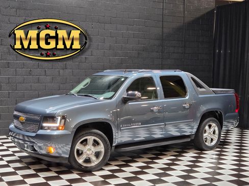 Used 2008 Chevrolet Avalanche LTZ w/ LTZ Preferred Equipment Group image 1