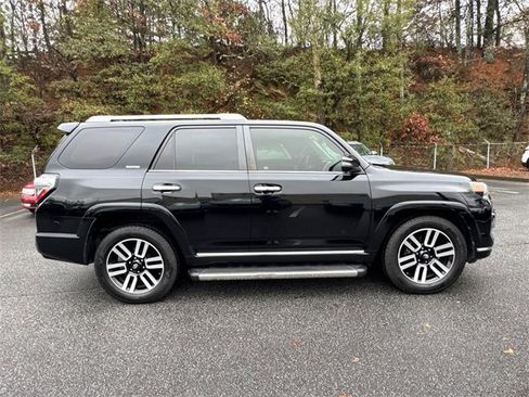 Used 2020 Toyota 4Runner image 8