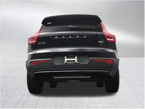 New 2026 Volvo XC40 B5 Ultra w/ Protection Package Premier AWD/4WD image 24