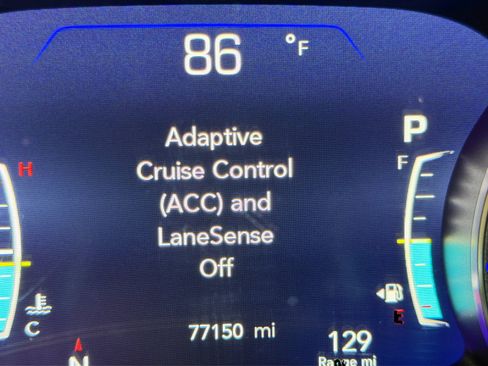 Used 2023 Chrysler Pacifica Touring-L FWD image 36