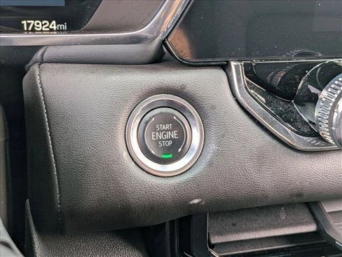Certified 2025 GMC Canyon Elevation RWD image 15