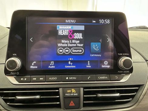 Used 2025 Nissan Altima 2.5 SV image 14