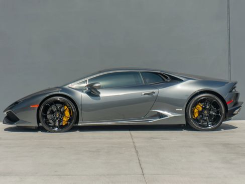 Used 2016 Lamborghini Huracan LP 610-4 image 2