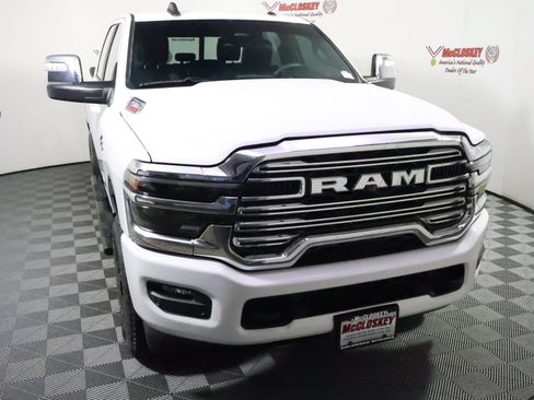 Used 2026 RAM 2500 Laramie AWD/4WD image 17