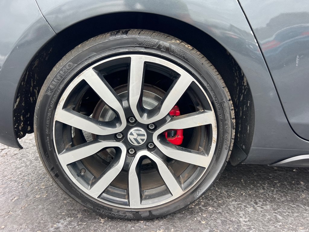 Used 2014 Volkswagen GTI Driver's Edition FWD image 38