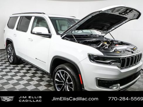 Used 2022 Jeep Wagoneer Series III w/ Premium Group I image 39