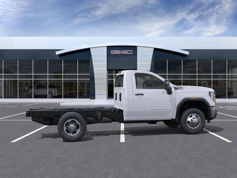 New 2026 GMC Sierra 3500 Pro w/ Convenience Package AWD/4WD image 15