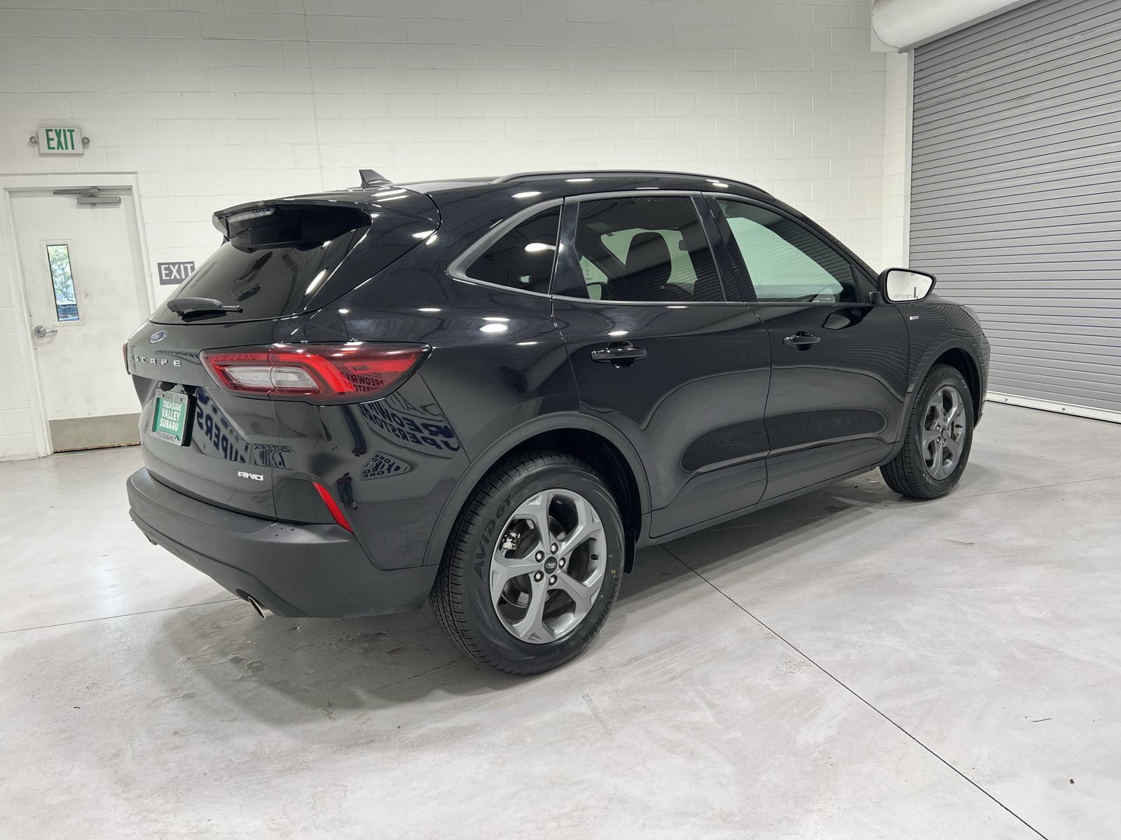 Used 2025 Ford Escape ST-Line AWD/4WD image 8