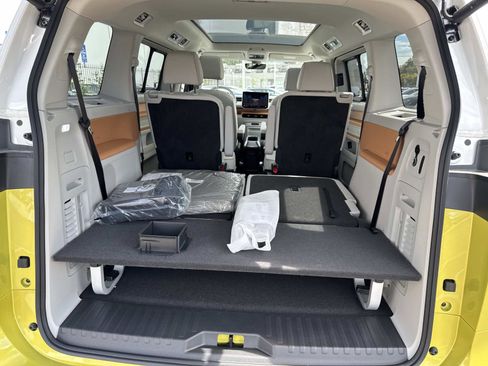 New 2025 Volkswagen ID. Buzz Pro S Plus image 6