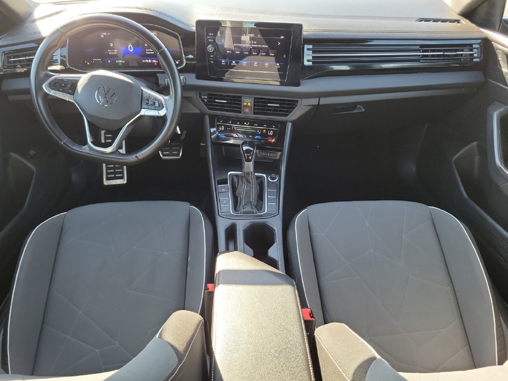 Used 2025 Volkswagen Jetta Sport FWD image 9
