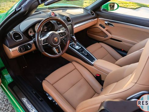 Used 2023 Porsche 718 Boxster S image 11