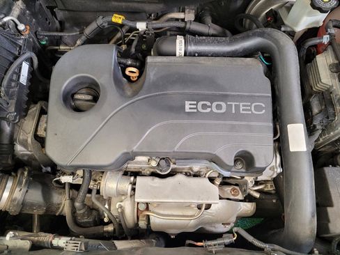 Used 2019 Chevrolet Equinox LS image 30