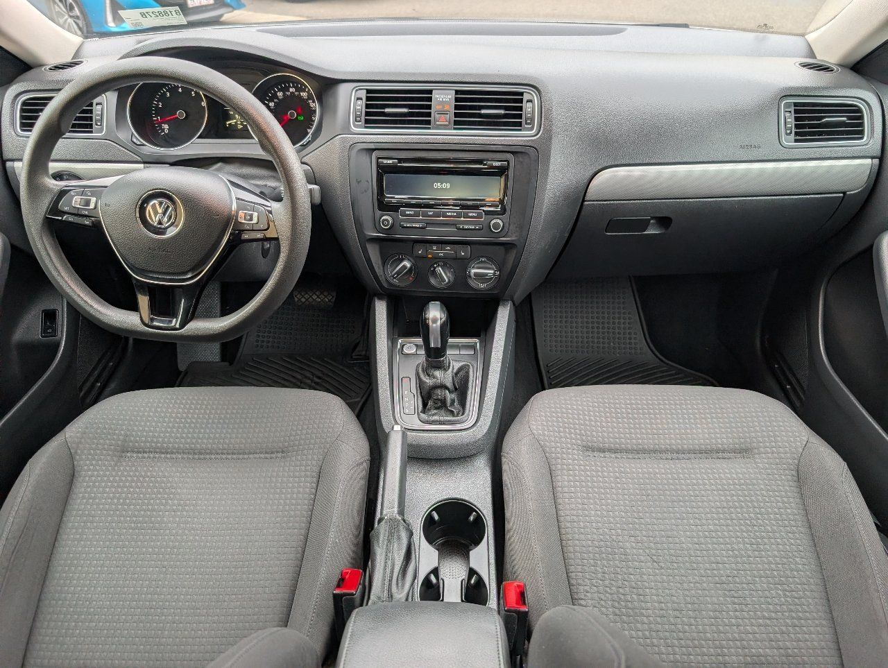 Used 2015 Volkswagen Jetta SE FWD image 4