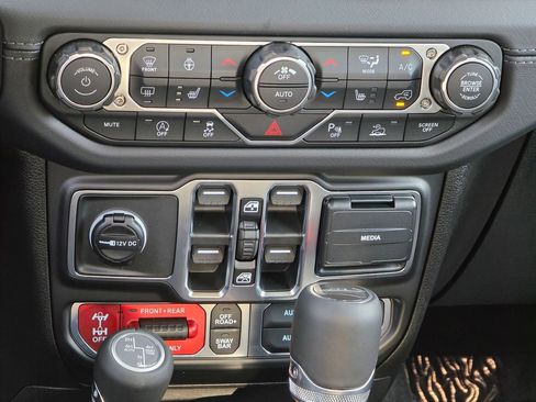 New 2026 Jeep Gladiator Rubicon AWD/4WD image 29