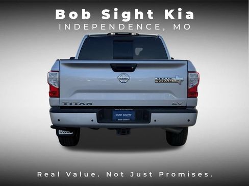 Used 2020 Nissan Titan SV w/ SV Convenience Package image 15