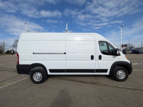 Used 2023 RAM ProMaster 2500 image 2