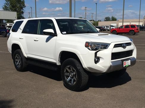 Used 2020 Toyota 4Runner TRD Off-Road w/ Wilderness Package AWD/4WD image 9