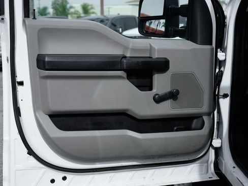 Used 2019 Ford F550 4x4 Crew Cab Super Duty image 16