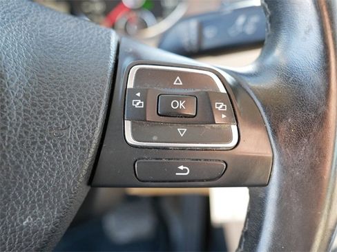 Used 2013 Volkswagen CC Lux image 25