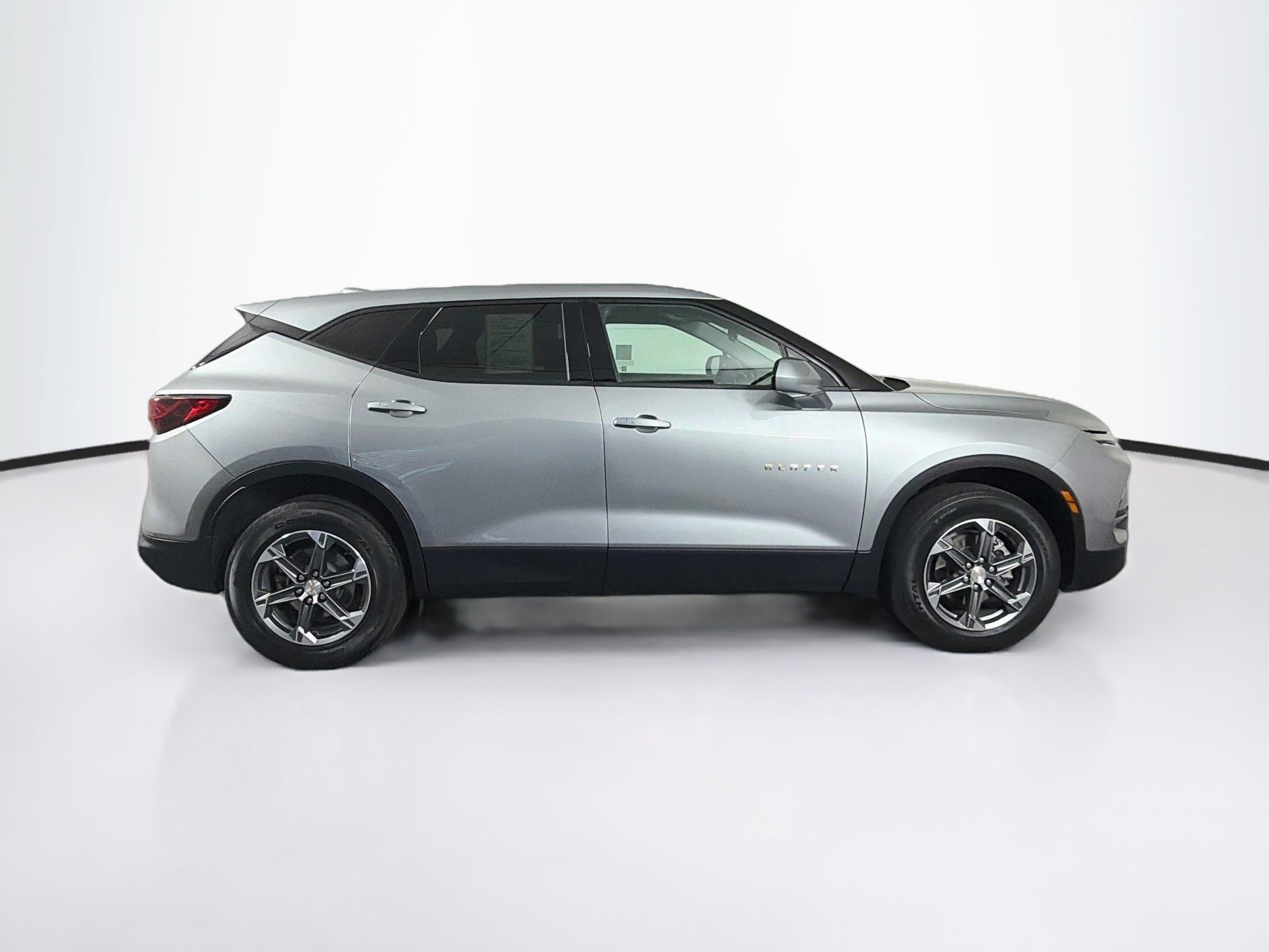 Used 2025 Chevrolet Blazer LT FWD image 10