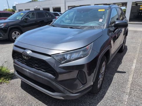 Used 2021 Toyota RAV4 LE FWD image 2