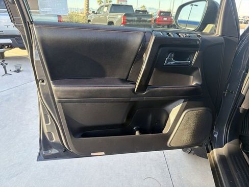 Certified 2024 Toyota 4Runner TRD Off-Road Premium w/ Moonroof Package AWD/4WD image 9