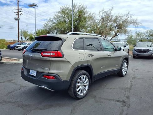Used 2017 Jeep Cherokee Limited FWD image 11