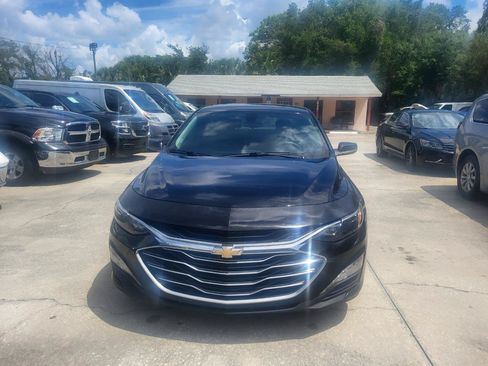 Used 2020 Chevrolet Malibu LT FWD image 2