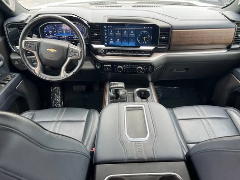 Used 2022 Chevrolet Silverado 1500 High Country w/ Technology Package AWD/4WD image 23