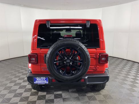 Used 2025 Jeep Wrangler Unlimited Sahara AWD/4WD image 8